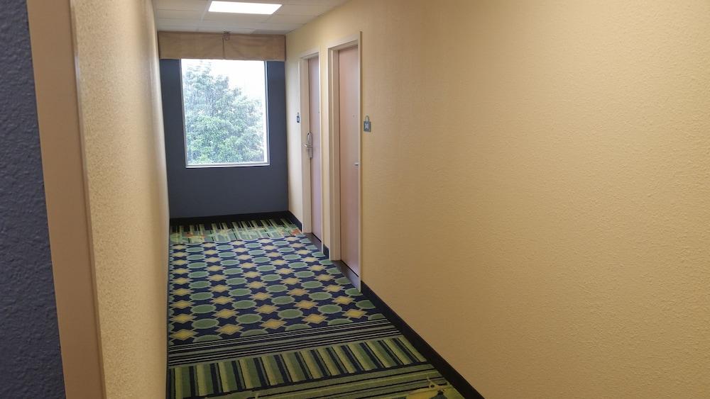 Days Inn By Wyndham Chattanooga/Hamilton Place Екстер'єр фото