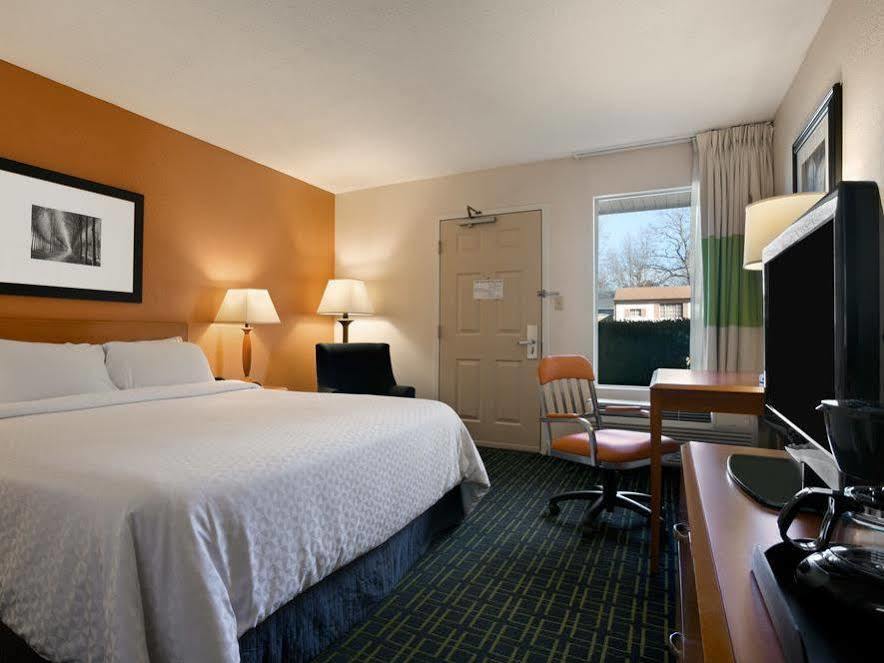 Days Inn By Wyndham Chattanooga/Hamilton Place Екстер'єр фото